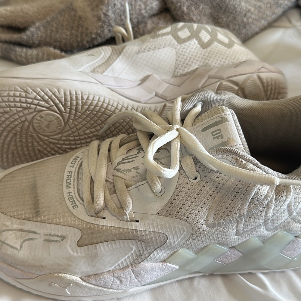 Puma White Lo Mellow Ball Basketball Shoes